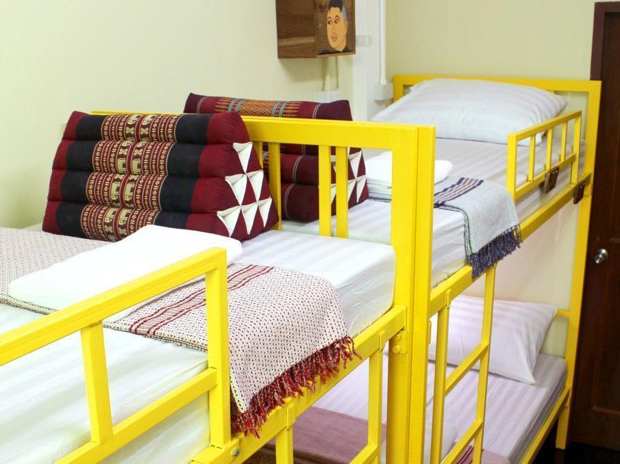 Baan Bovorn Hostel Bangkok Bagian luar foto