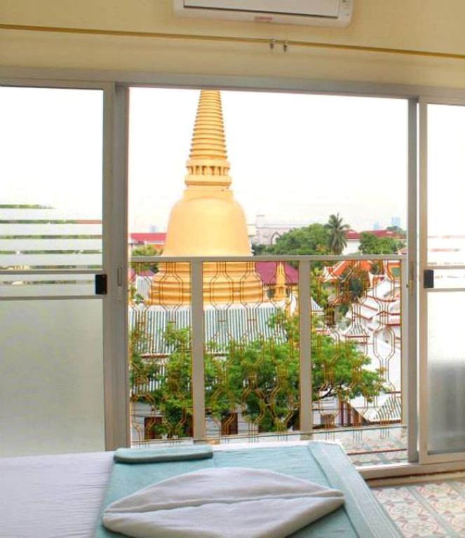 Baan Bovorn Hostel Bangkok Bagian luar foto