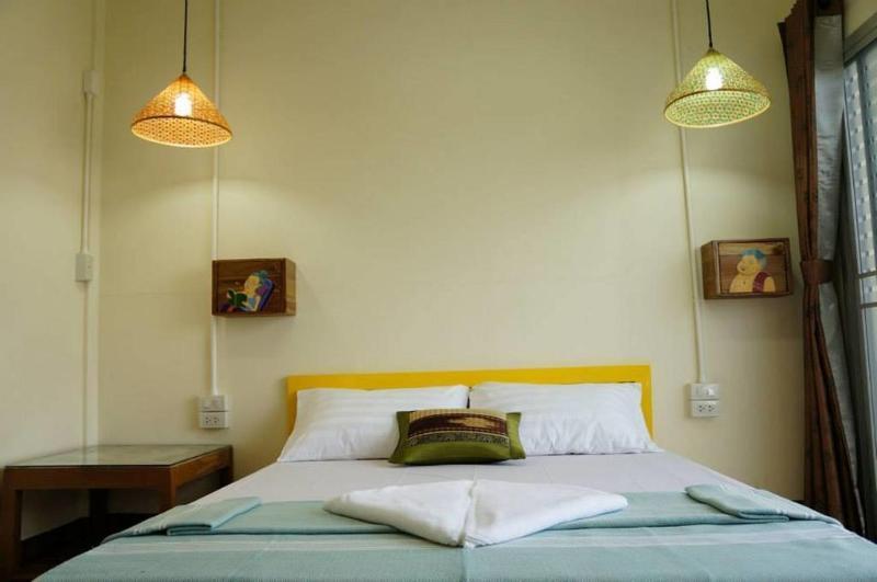 Baan Bovorn Hostel Bangkok Bagian luar foto