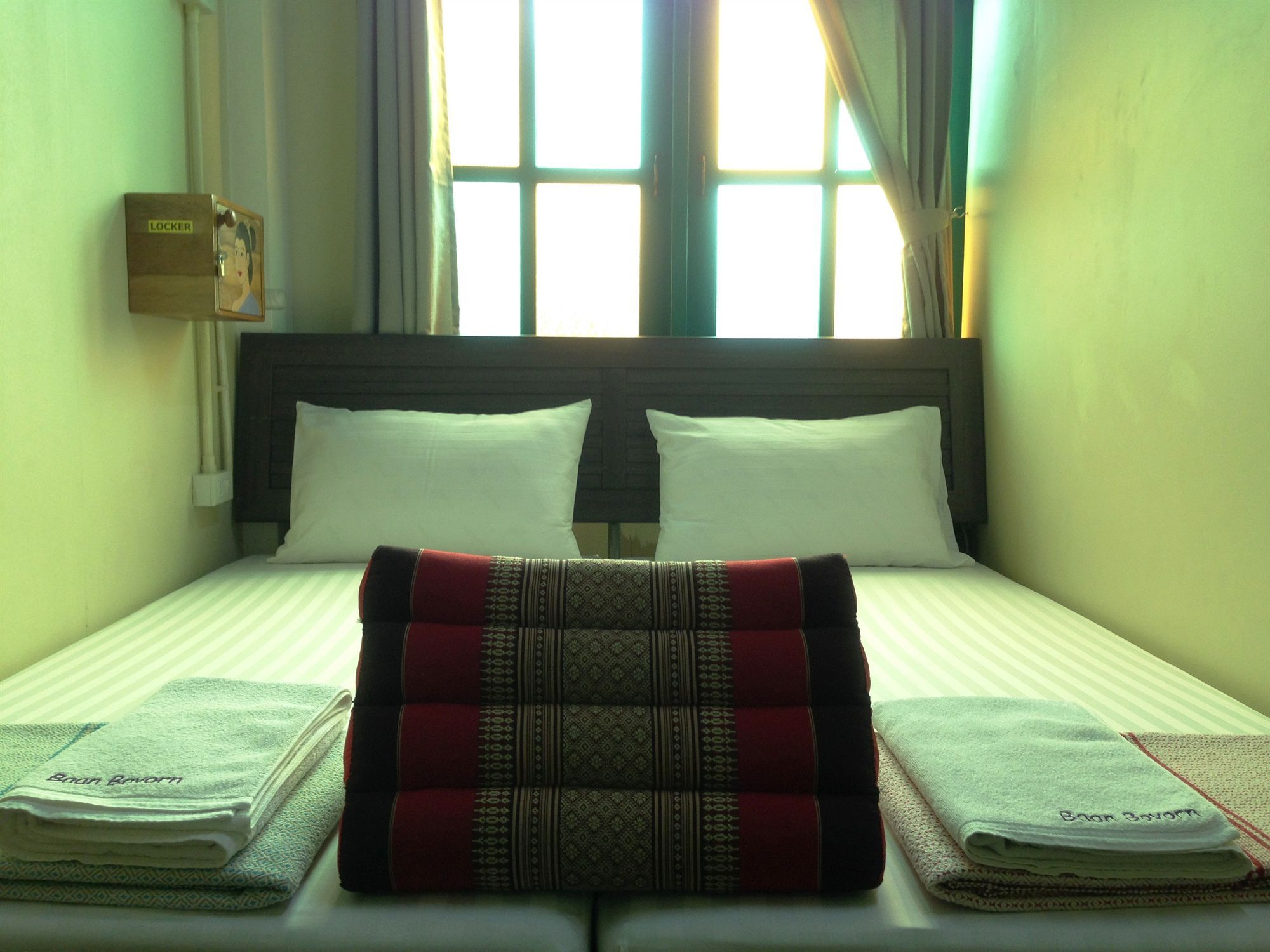 Baan Bovorn Hostel Bangkok Bagian luar foto