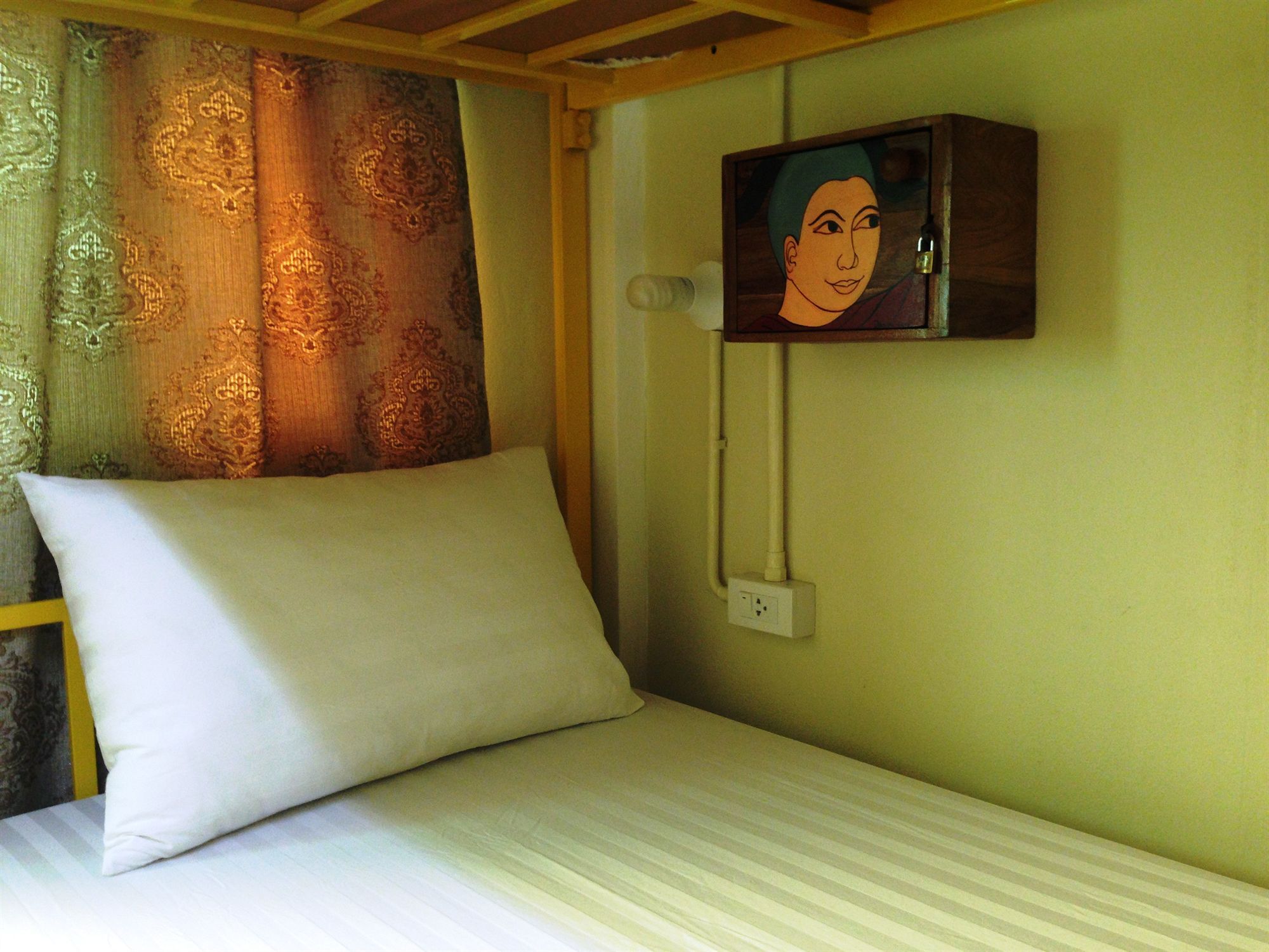 Baan Bovorn Hostel Bangkok Bagian luar foto